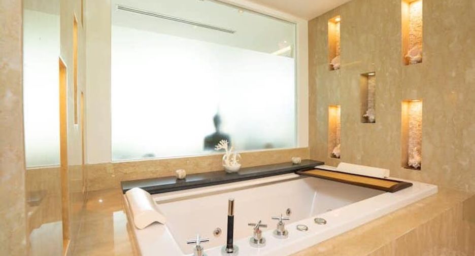 For sale 5 bedrooms villa in Mueang Phuket, Phuket