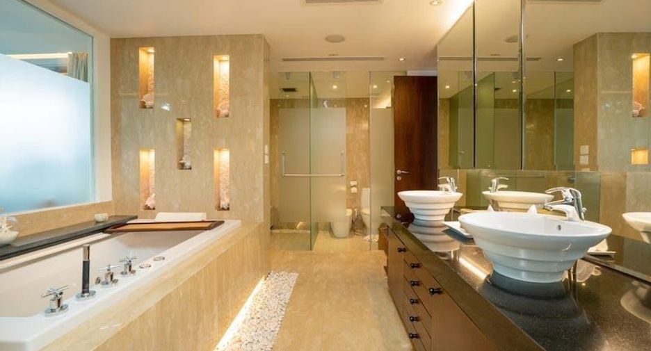 For sale 5 bedrooms villa in Mueang Phuket, Phuket