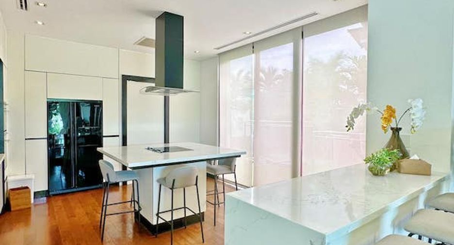 For sale 5 bedrooms villa in Mueang Phuket, Phuket