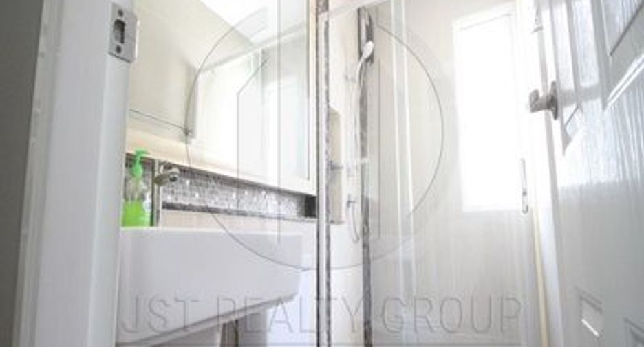 For rent 4 bedrooms house in Bueng Kum, Bangkok