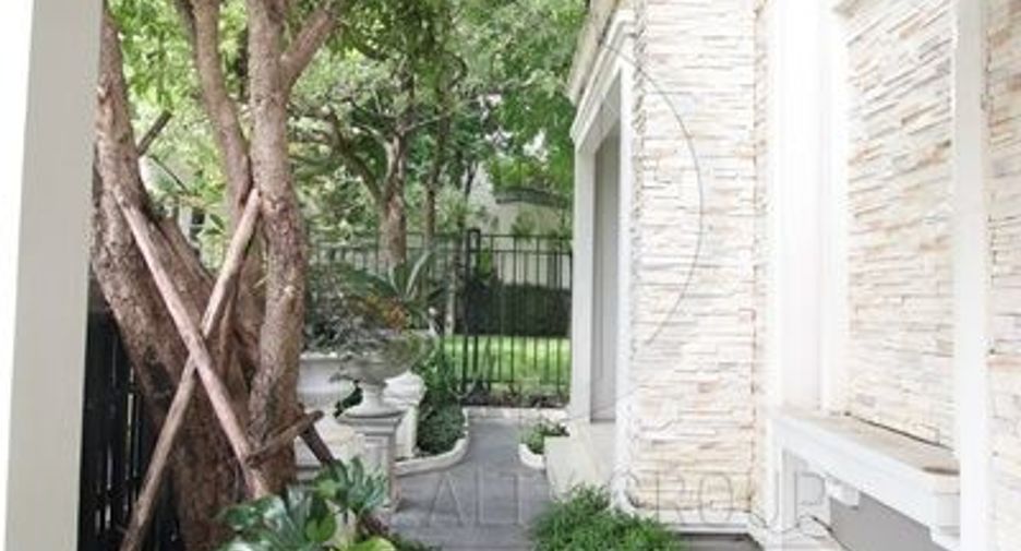 For rent 4 bedrooms house in Bueng Kum, Bangkok
