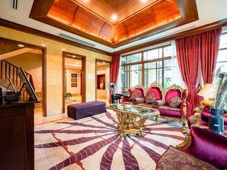 Haus zur Miete und zum Kauf mit 5 Zimmer in Watthana, Bangkok