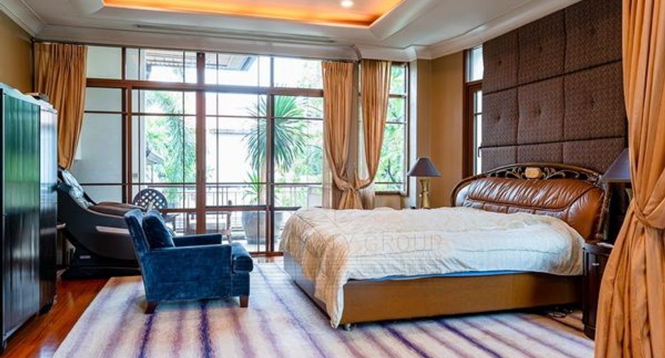 Haus zur Miete und zum Kauf mit 5 Zimmer in Watthana, Bangkok