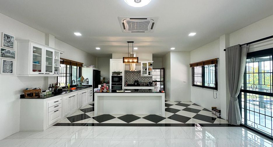 Haus zum Kauf mit 7 Zimmer in Doi Saket, Chiang Mai