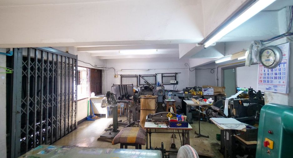 For sale retail Space in Bang Khen, Bangkok