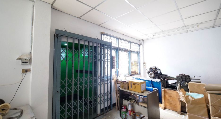 For sale retail Space in Bang Khen, Bangkok