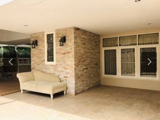 Apartamento en alquiler de 3 habitaciones en Din Daeng, Bangkok