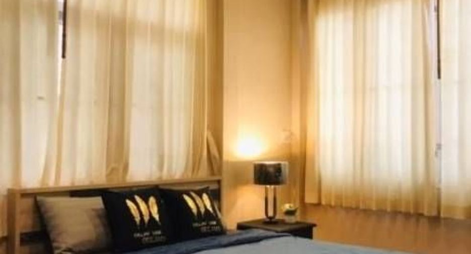 Apartamento en alquiler de 3 habitaciones en Din Daeng, Bangkok