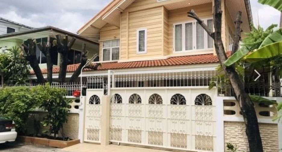 Apartamento en alquiler de 3 habitaciones en Din Daeng, Bangkok