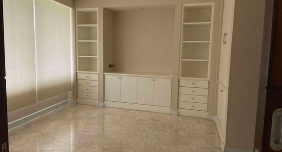 Продажа 3 спальни кондо в Сатхон, Бангкок