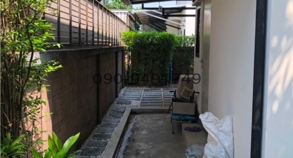 À louer 4 chambres maison à Bangkok Noi, Bangkok