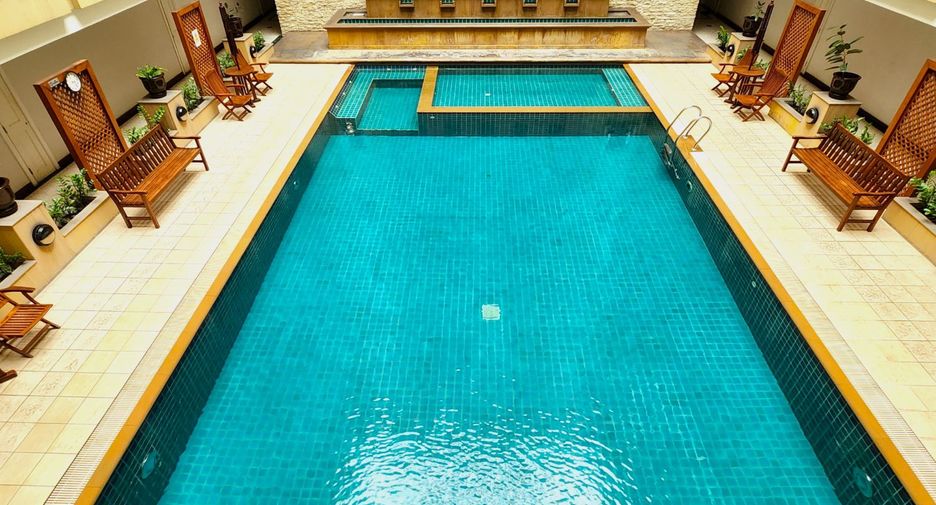 À louer et à vendre 3 chambres condo à Watthana, Bangkok