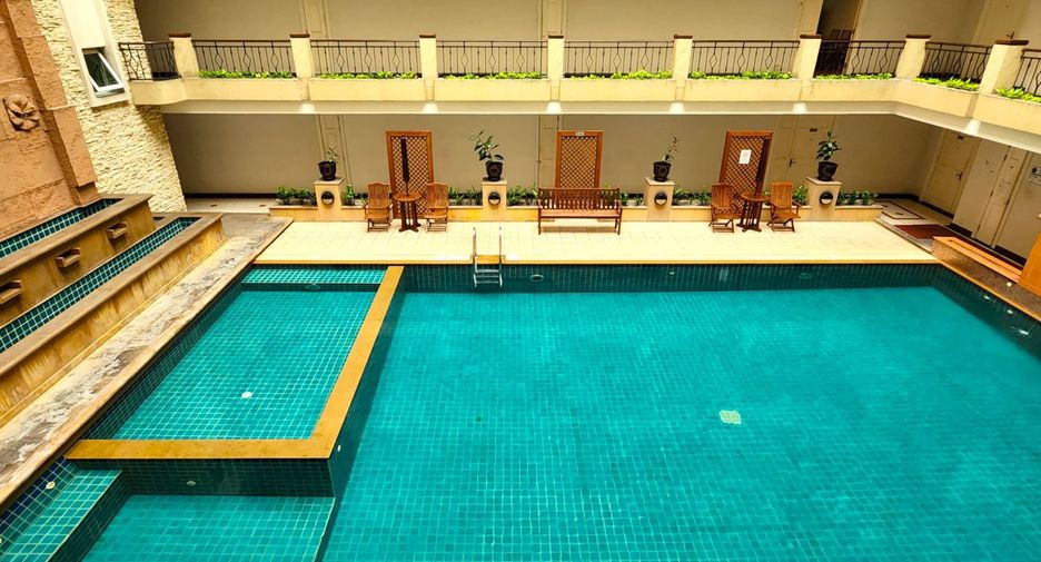 À louer et à vendre 3 chambres condo à Watthana, Bangkok
