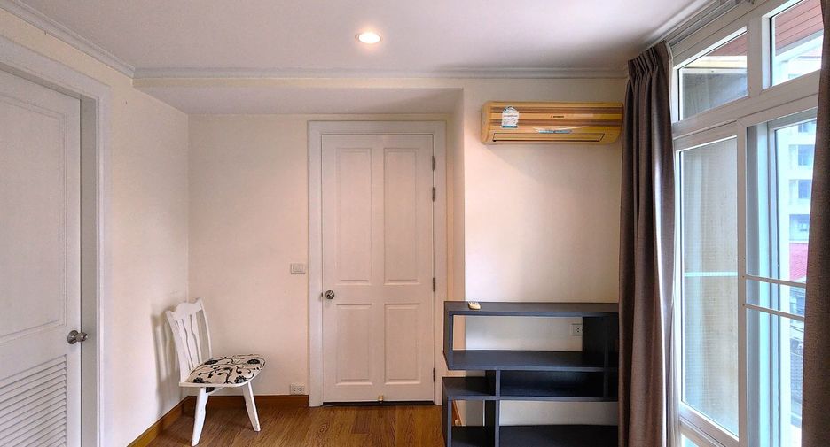 À louer et à vendre 3 chambres condo à Watthana, Bangkok