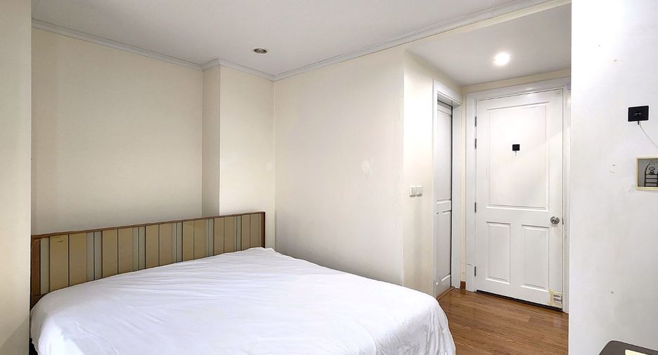 À louer et à vendre 3 chambres condo à Watthana, Bangkok