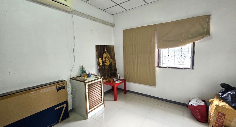 For sale 2 bedrooms townhouse in Bang Khen, Bangkok