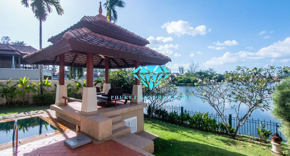 For sale 3 bedrooms villa in Thalang, Phuket