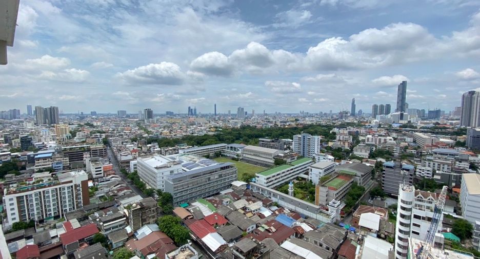 For sale 2 bedrooms condo in Sathon, Bangkok