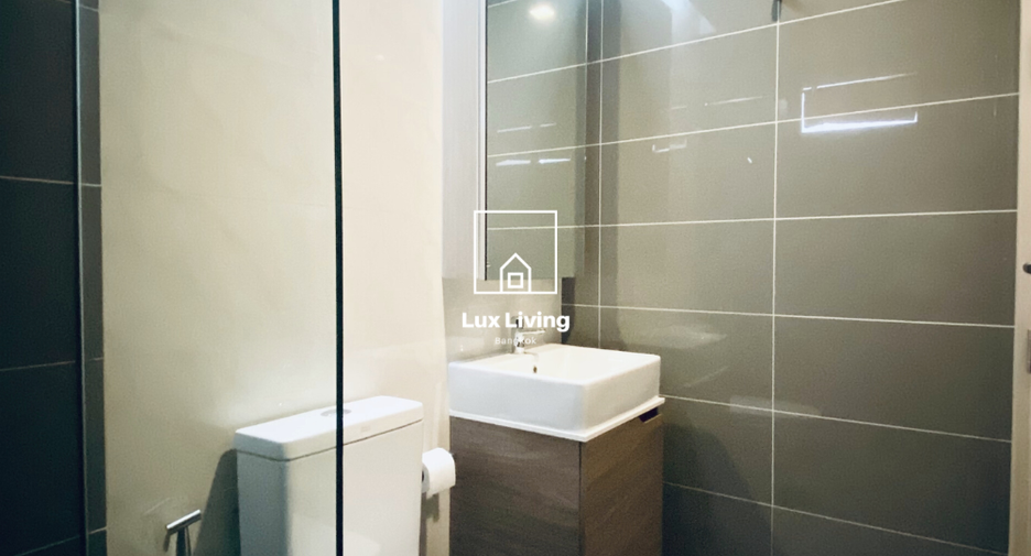 For rent and for sale 1 bed condo in Watthana, Bangkok