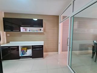 Casa adosada en venta de 2 habitaciones en Mueang Rayong, Rayong