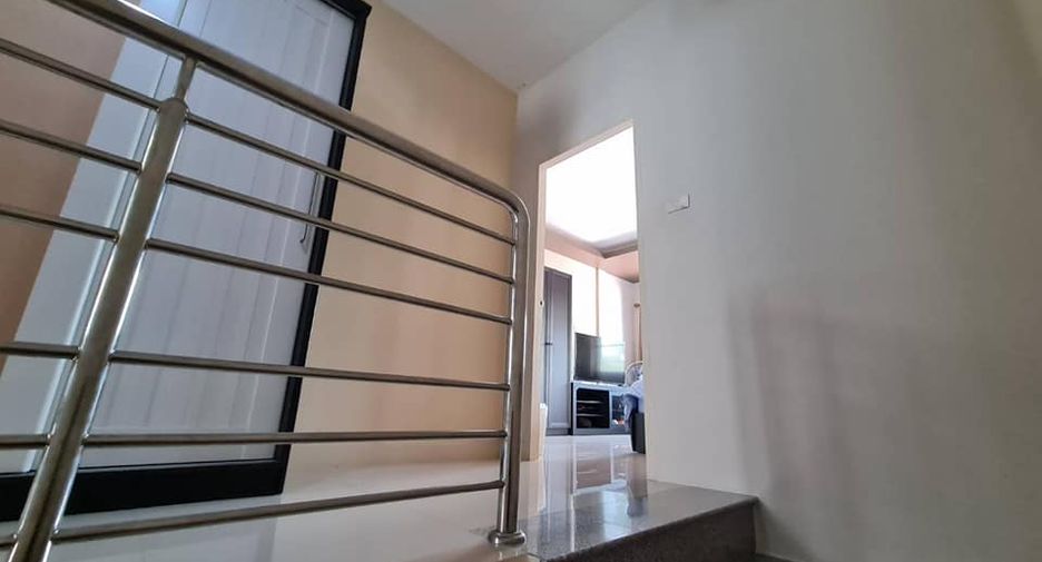 À vendre 2 chambres maison de ville à Mueang Rayong, Rayong