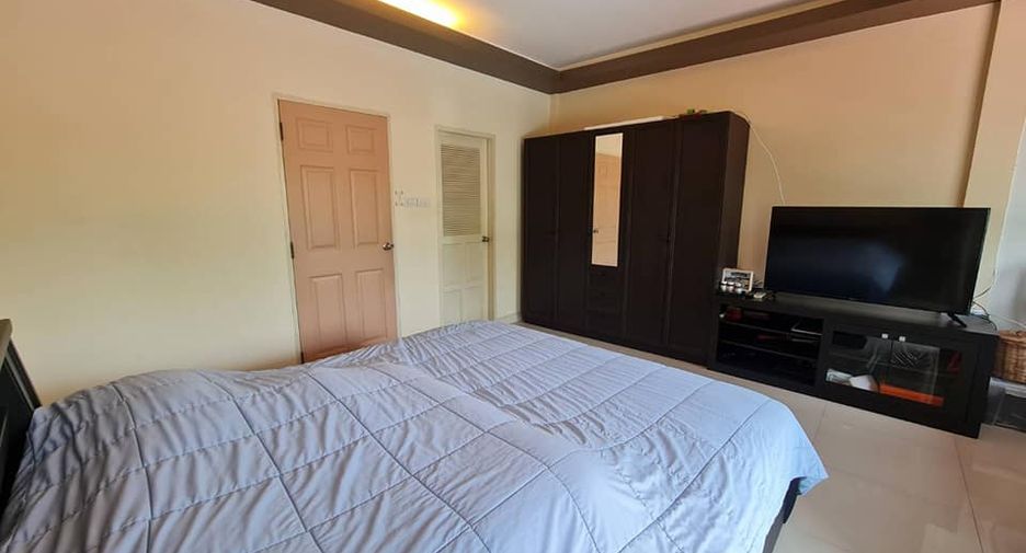 À vendre 2 chambres maison de ville à Mueang Rayong, Rayong