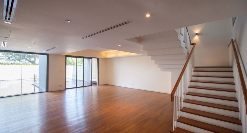 For rent 4 ベッドルーム condo in Yan Nawa, Bangkok