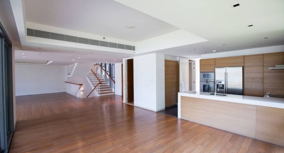 For rent 4 ベッドルーム condo in Yan Nawa, Bangkok