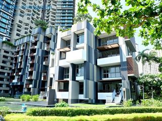 For rent 4 bedrooms condo in Yan Nawa, Bangkok