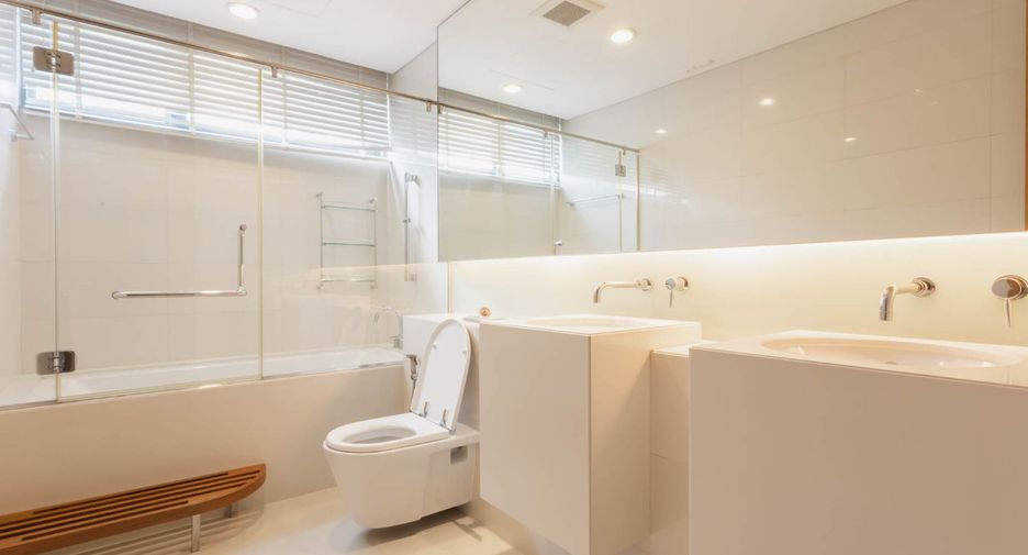 Condo en venta de 3 habitaciones en Khlong Toei, Bangkok