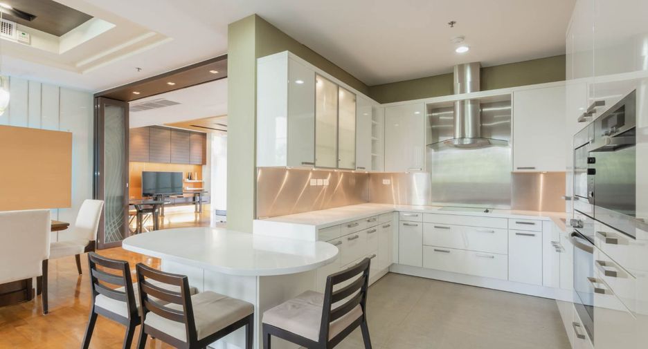 Condo en venta de 3 habitaciones en Khlong Toei, Bangkok