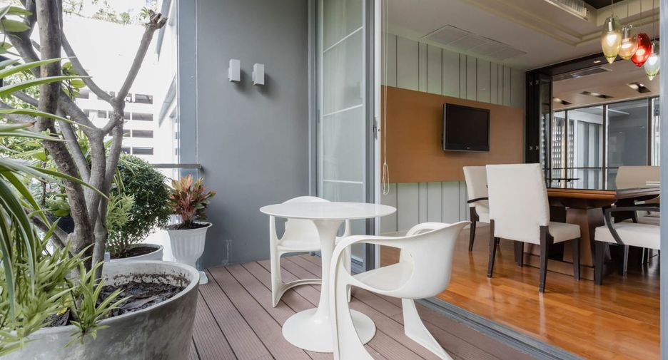 Condo en venta de 3 habitaciones en Khlong Toei, Bangkok