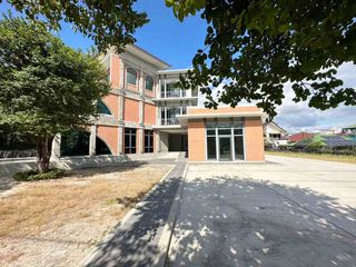 For sale 4 bed house in Mueang Lamphun, Lamphun