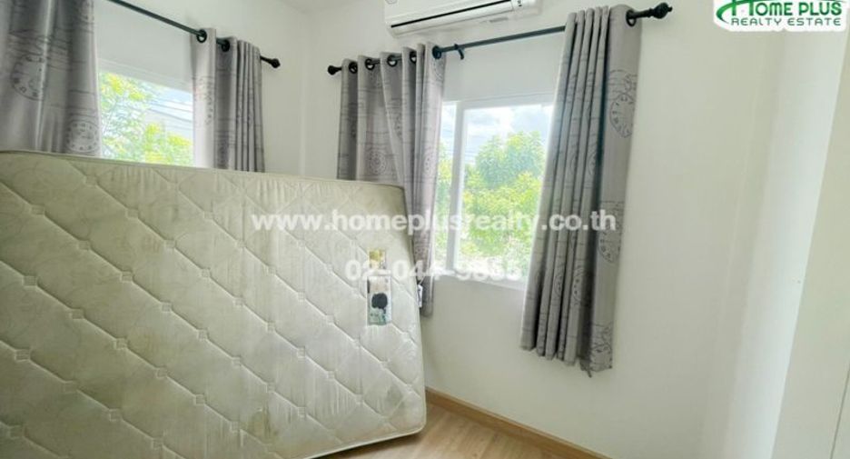 For sale 3 bedrooms townhouse in Don Mueang, Bangkok