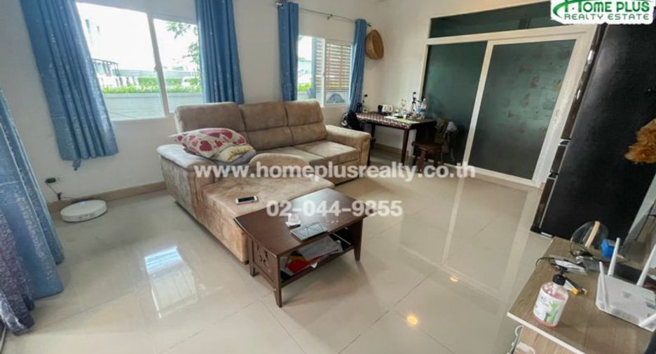 For sale 3 bedrooms townhouse in Don Mueang, Bangkok