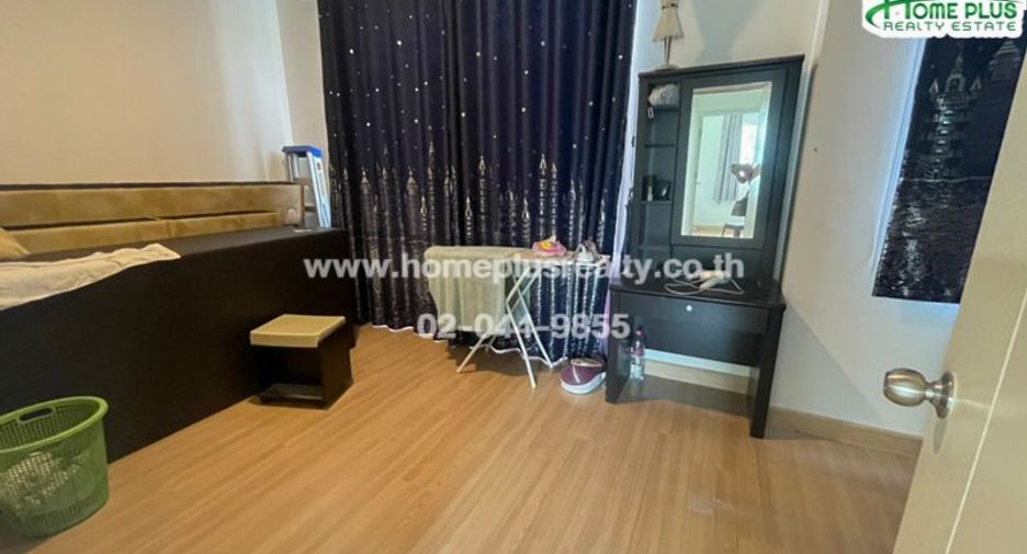 For sale 3 bedrooms townhouse in Don Mueang, Bangkok