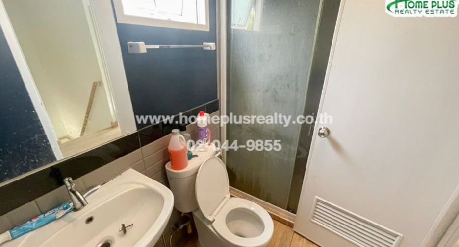 For sale 3 bedrooms townhouse in Don Mueang, Bangkok