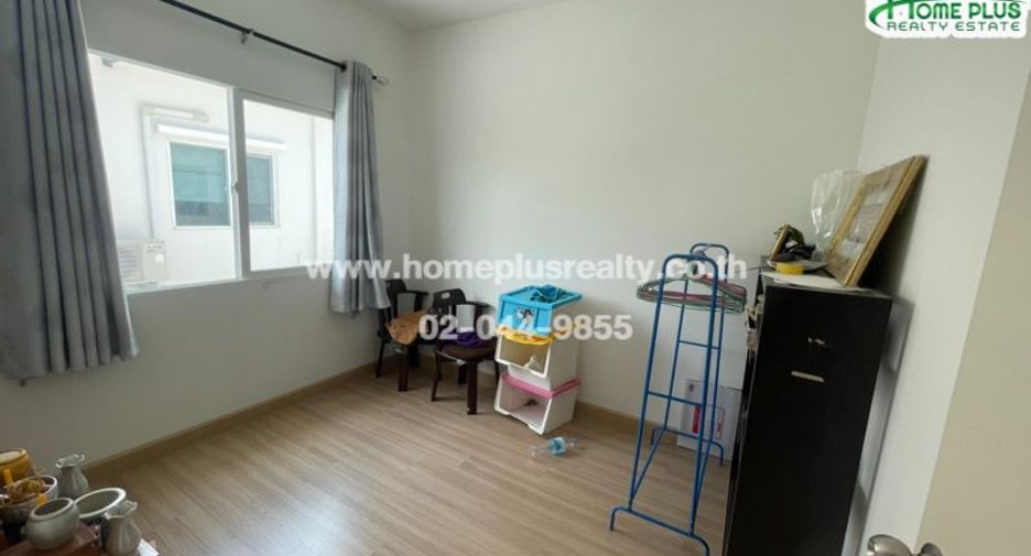 For sale 3 bedrooms townhouse in Don Mueang, Bangkok
