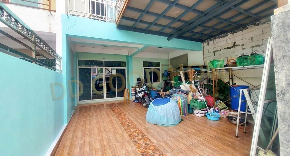 À vendre 3 chambres maison de ville à Khlong Luang, Pathum Thani