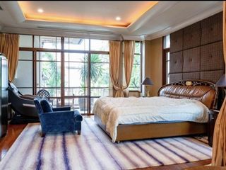 Casa en alquiler y en venta de 5 habitaciones en Watthana, Bangkok
