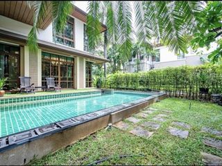 Casa en alquiler y en venta de 5 habitaciones en Watthana, Bangkok