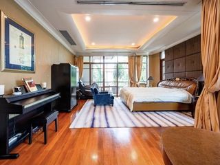 Casa en alquiler y en venta de 5 habitaciones en Watthana, Bangkok