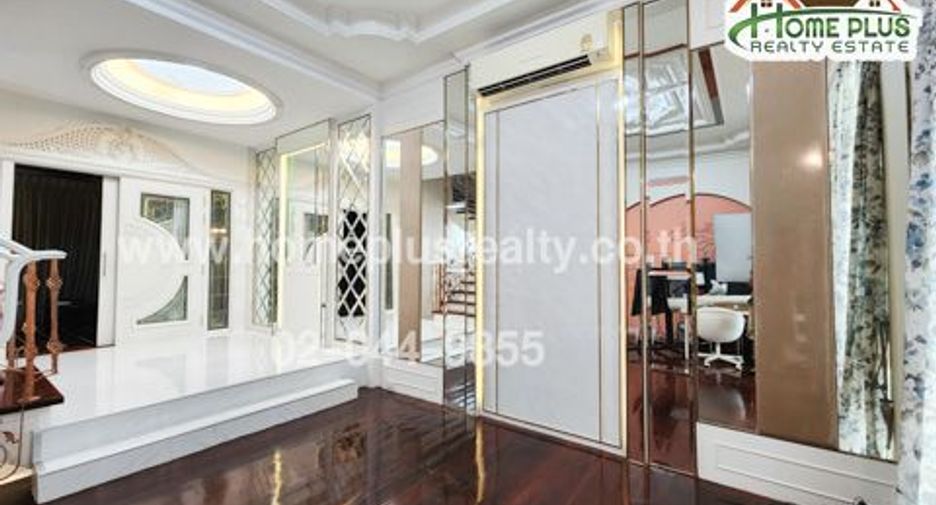 For sale 4 bed townhouse in Chatuchak, Bangkok