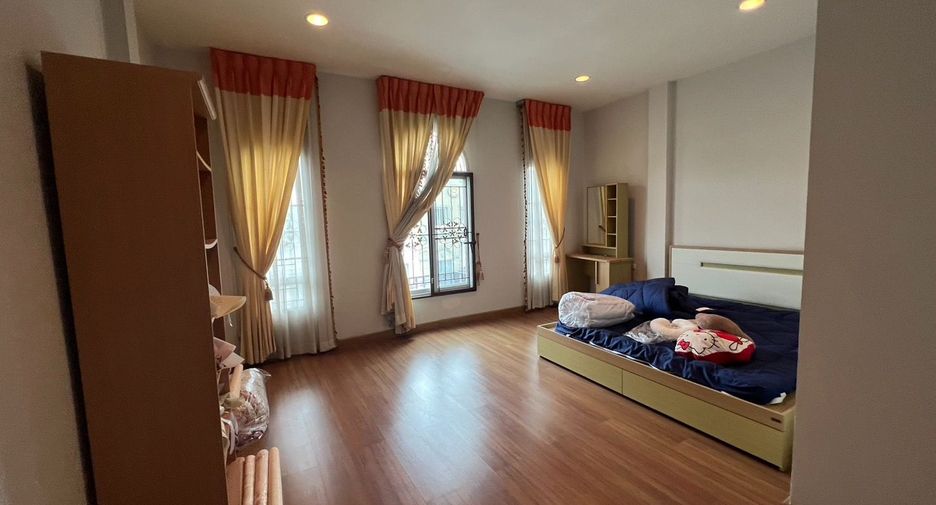 For sale 3 bedrooms house in Prawet, Bangkok