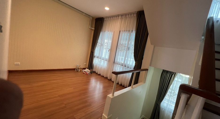 For sale 3 bedrooms house in Prawet, Bangkok