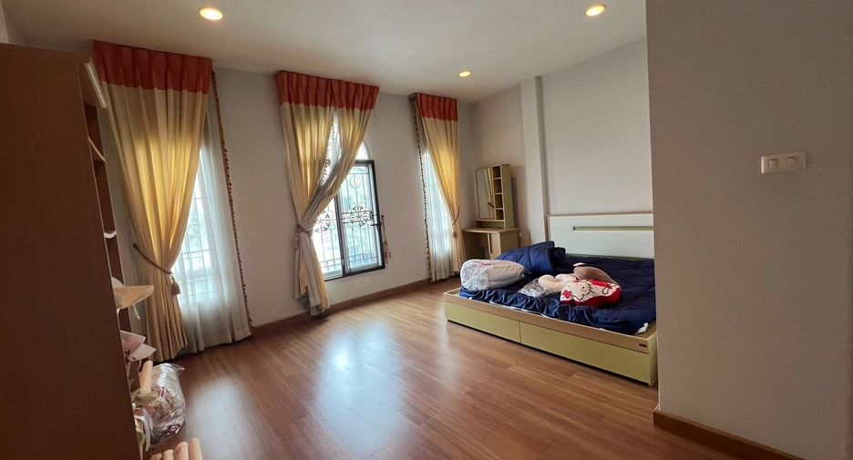 For sale 3 bedrooms house in Prawet, Bangkok