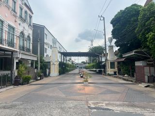 For sale 3 bedrooms house in Prawet, Bangkok