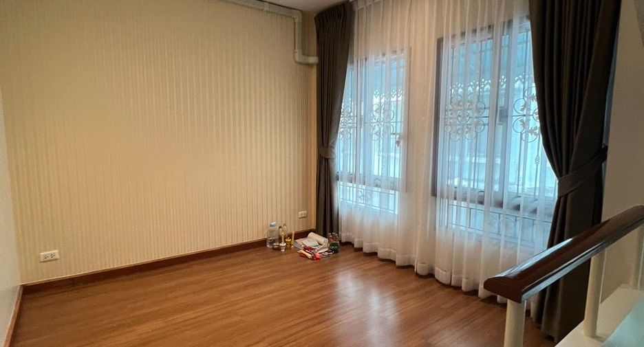 For sale 3 bedrooms house in Prawet, Bangkok