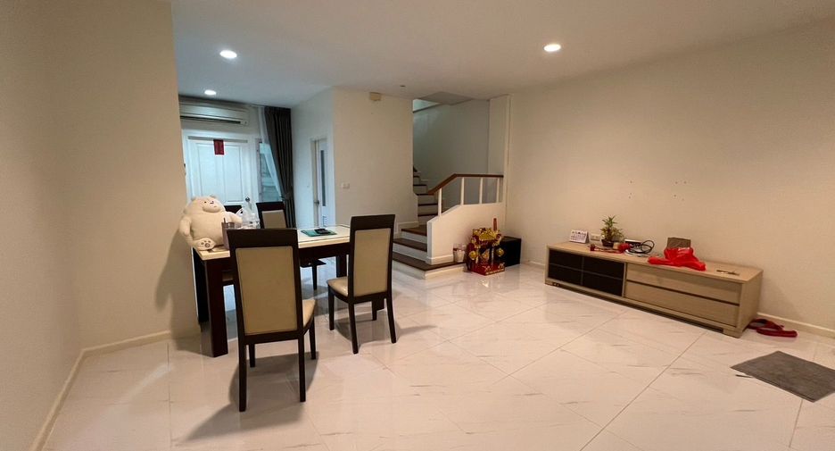 For sale 3 bedrooms house in Prawet, Bangkok