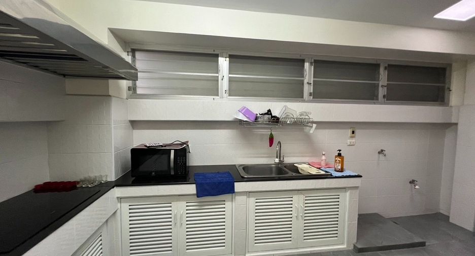For sale 3 bedrooms house in Prawet, Bangkok